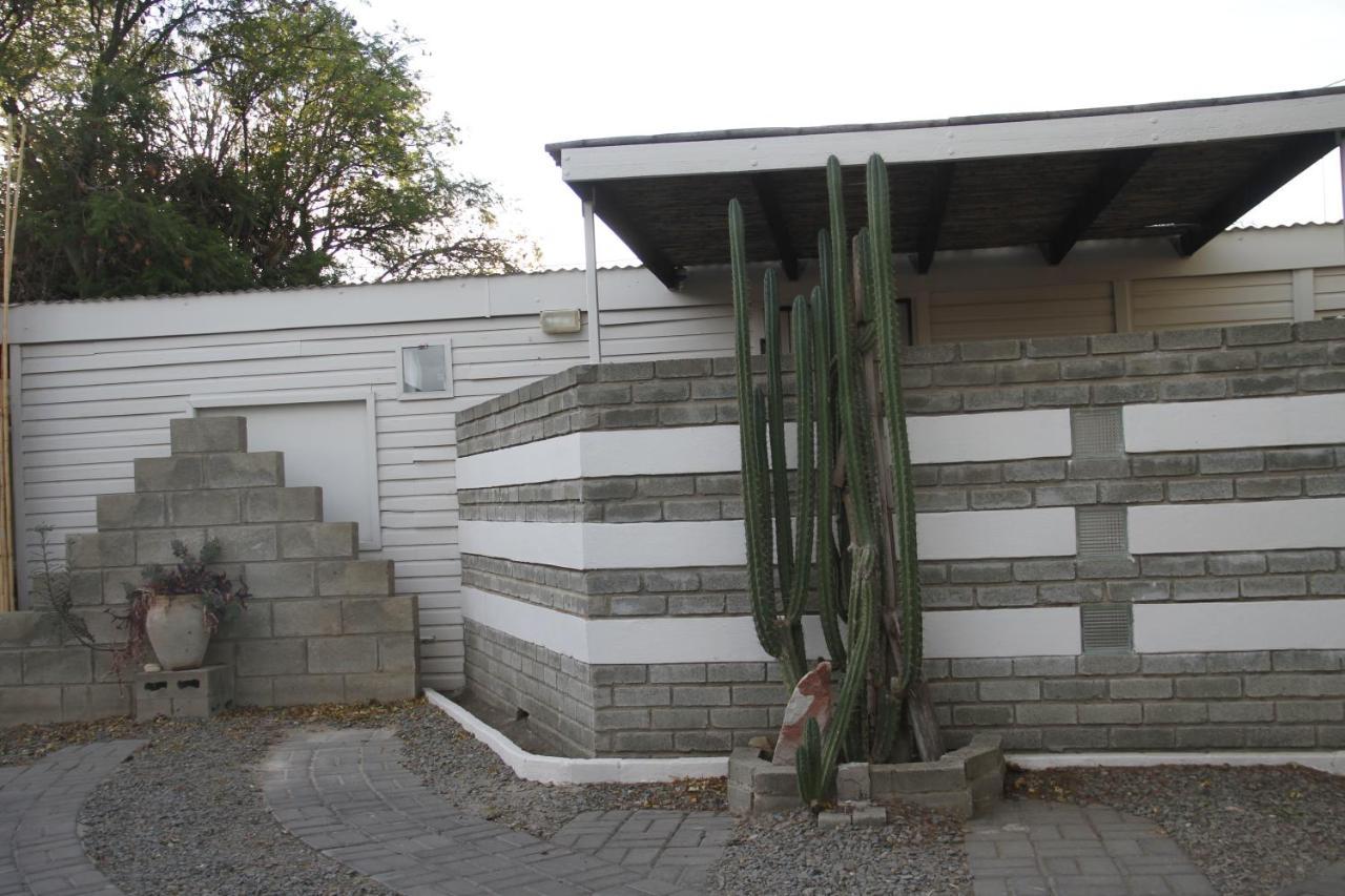 Karoo Soul Hostel Oudtshoorn Kültér fotó