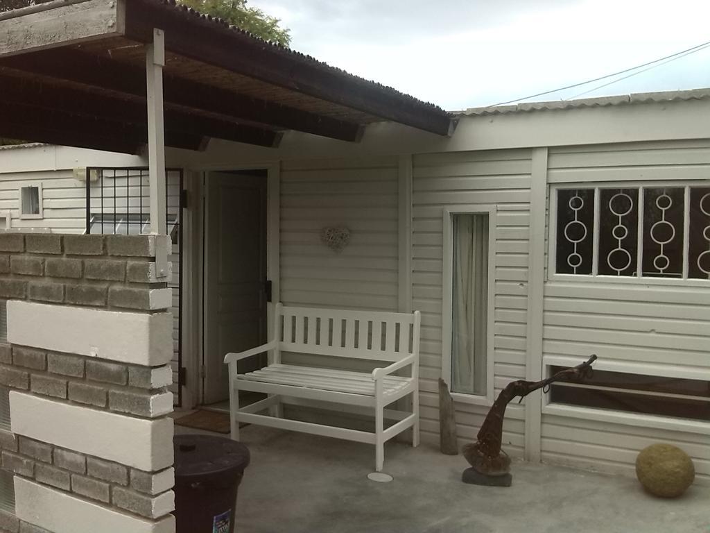 Karoo Soul Hostel Oudtshoorn Szoba fotó